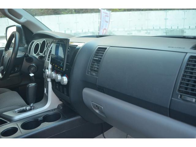 タンドラ クルーマックス　ＳＲ５　４ＷＤビルシュタインリフトアップカスタムオーバーフェンダーＢＦグッドリッチマッドテレンタイヤパワーシートサンルーフ（63枚目）