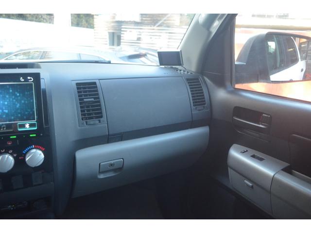 タンドラ クルーマックス　ＳＲ５　４ＷＤビルシュタインリフトアップカスタムオーバーフェンダーＢＦグッドリッチマッドテレンタイヤパワーシートサンルーフ（68枚目）