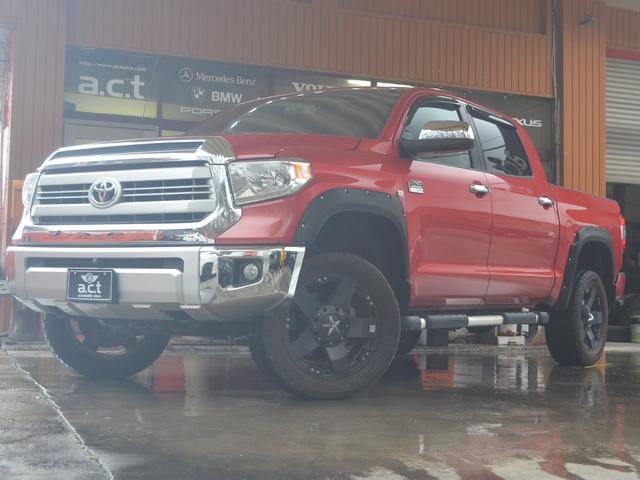 タンドラ クルーマックス　１７９４エディション　リフトアップＸＤ２０アルミオーバーフェンダー社外マフラーサイドステップキー付きシャッタートノカバーブラウンレザーサンルーフ（2枚目）