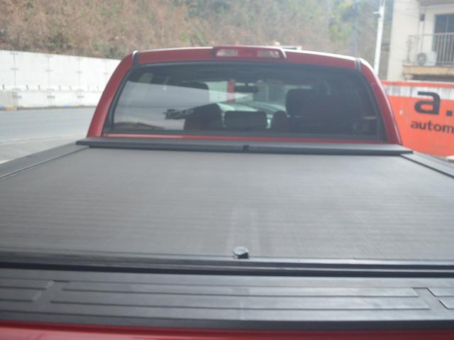 タンドラ クルーマックス　１７９４エディション　リフトアップＸＤ２０アルミオーバーフェンダー社外マフラーサイドステップキー付きシャッタートノカバーブラウンレザーサンルーフ（24枚目）