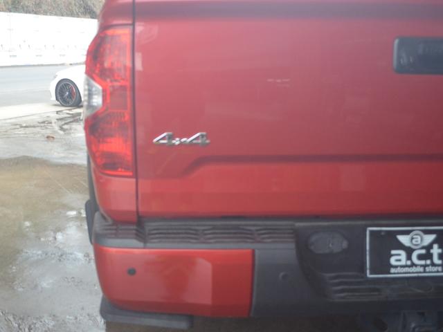 タンドラ クルーマックス　１７９４エディション　リフトアップＸＤ２０アルミオーバーフェンダー社外マフラーサイドステップキー付きシャッタートノカバーブラウンレザーサンルーフ（28枚目）