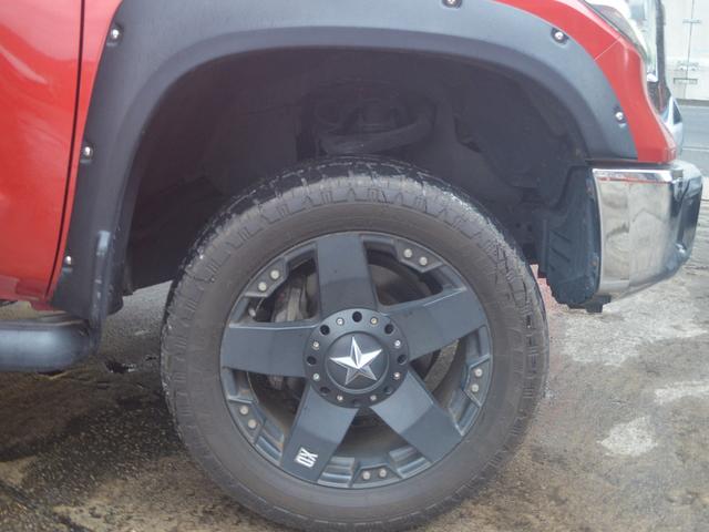 タンドラ クルーマックス　１７９４エディション　リフトアップＸＤ２０アルミオーバーフェンダー社外マフラーサイドステップキー付きシャッタートノカバーブラウンレザーサンルーフ（38枚目）