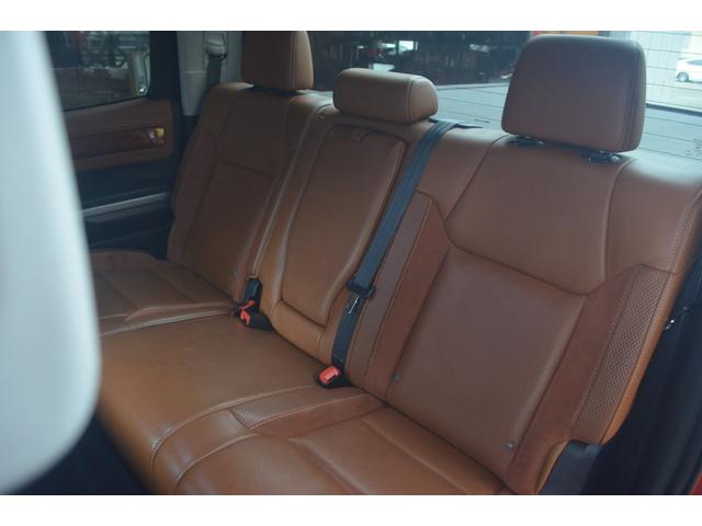 タンドラ クルーマックス　１７９４エディション　リフトアップＸＤ２０アルミオーバーフェンダー社外マフラーサイドステップキー付きシャッタートノカバーブラウンレザーサンルーフ（53枚目）