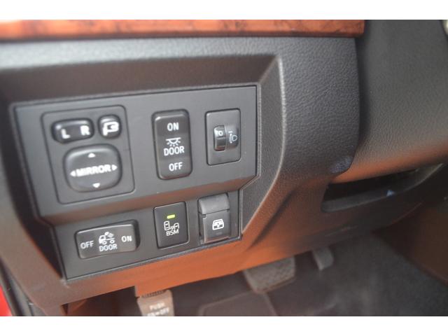 タンドラ クルーマックス　１７９４エディション　リフトアップＸＤ２０アルミオーバーフェンダー社外マフラーサイドステップキー付きシャッタートノカバーブラウンレザーサンルーフ（57枚目）