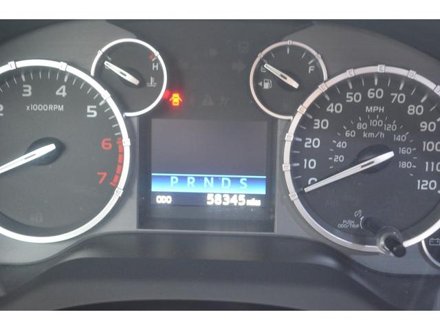 タンドラ クルーマックス　１７９４エディション　リフトアップＸＤ２０アルミオーバーフェンダー社外マフラーサイドステップキー付きシャッタートノカバーブラウンレザーサンルーフ（66枚目）