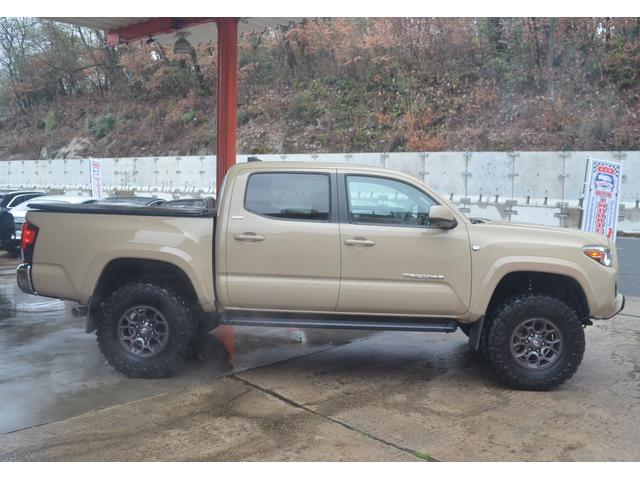 タコマ ダブルキャブ　ＳＲ５　４ＷＤ　リフトアップカスタム　オーバーフェンダートノカバーサイドステップＴＯＹＯオープンカントリーマッドテレンタイヤキーレス（34枚目）