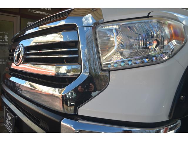 タンドラ クルーマックス SR5 新車並行4WDリフトアップカスタムオーバーフェンダー4本出し社外マフラーXD20インチアルミオフロードタイヤサイドステップ(50枚目)