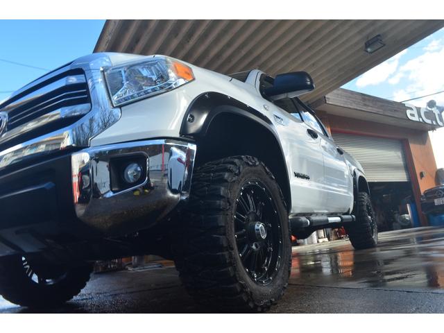 タンドラ クルーマックス SR5 新車並行4WDリフトアップカスタムオーバーフェンダー4本出し社外マフラーXD20インチアルミオフロードタイヤサイドステップ(53枚目)