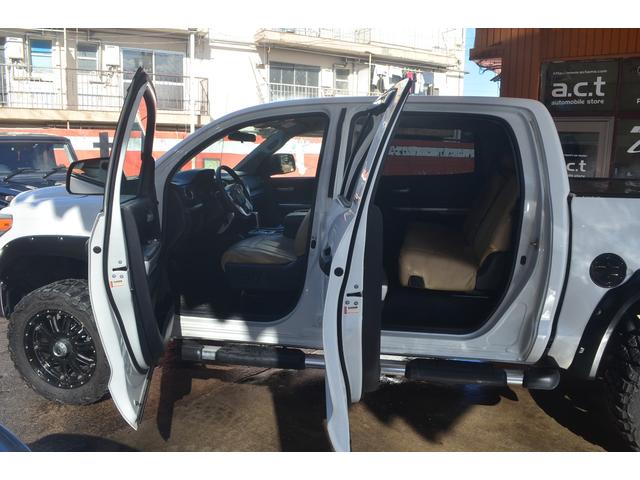 タンドラ クルーマックス SR5 新車並行4WDリフトアップカスタムオーバーフェンダー4本出し社外マフラーXD20インチアルミオフロードタイヤサイドステップ(56枚目)