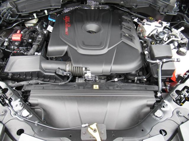 2.2ターボ ディーゼルQ4TI 登録済み未使用車 キセノンヘッドライト ユーコネクト テレビ ナビ レザーシート 右ハンドルオートマ メンテナンスパッケージ付 新車保証継承 ロードサービス付(17枚目)