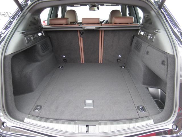2.2ターボ ディーゼルQ4TI 登録済み未使用車 キセノンヘッドライト ユーコネクト テレビ ナビ レザーシート 右ハンドルオートマ メンテナンスパッケージ付 新車保証継承 ロードサービス付(18枚目)