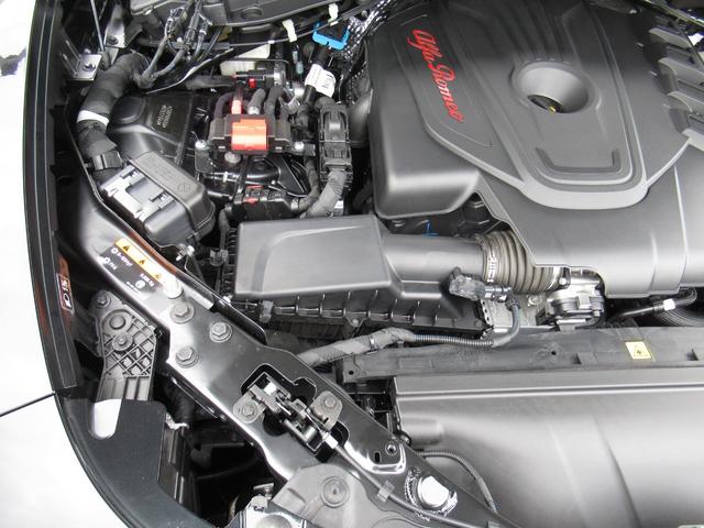 2.2ターボ ディーゼルQ4TI 登録済み未使用車 キセノンヘッドライト ユーコネクト テレビ ナビ レザーシート 右ハンドルオートマ メンテナンスパッケージ付 新車保証継承 ロードサービス付(26枚目)