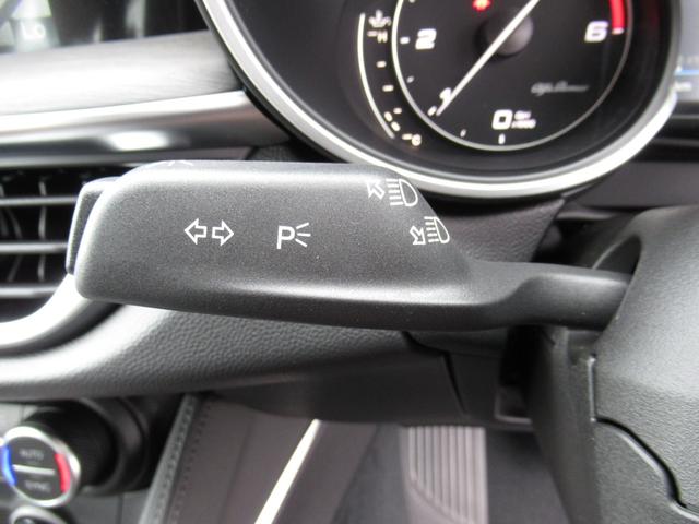 2.2ターボ ディーゼルQ4TI 登録済み未使用車 キセノンヘッドライト ユーコネクト テレビ ナビ レザーシート 右ハンドルオートマ メンテナンスパッケージ付 新車保証継承 ロードサービス付(42枚目)