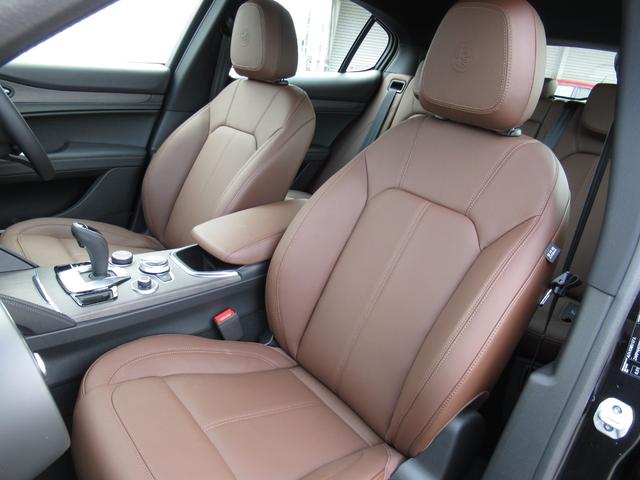 2.2ターボ ディーゼルQ4TI 登録済み未使用車 キセノンヘッドライト ユーコネクト テレビ ナビ レザーシート 右ハンドルオートマ メンテナンスパッケージ付 新車保証継承 ロードサービス付(63枚目)