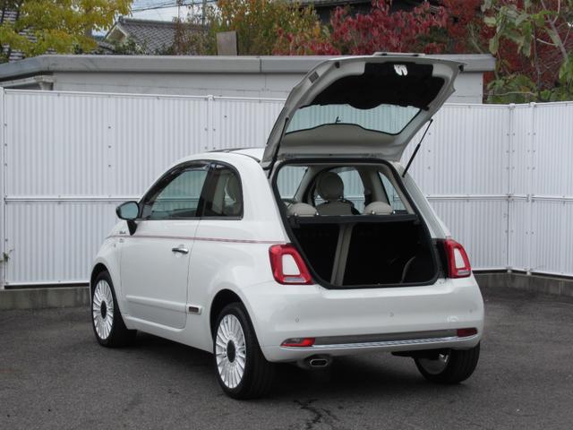 リアハッチが大きく荷物の出し入れも簡単に出来ます