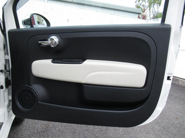 ドアトリムもシートと同じ素材で高級感がございます