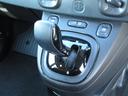 フィアット独自のセミAT「デュアロジック」。自動変速モードとマニュアルモードを簡単に・快適に使い分けることができます。