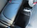 後部座席の足元です 狭くないです