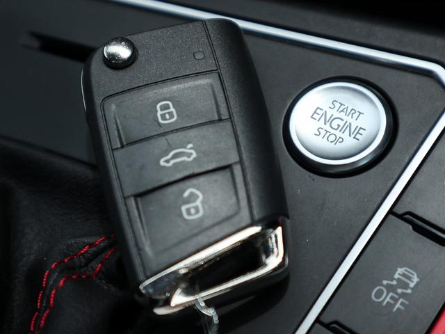 ベースグレード 認定中古車 禁煙車 スマートフォンワイヤレスチャージ 純正ナビ LEDヘッドライト スマートキー デジタルメーター ETC バックカメラ ACC 障害物センサー ブラインドスポット アップコネクト付き(19枚目)