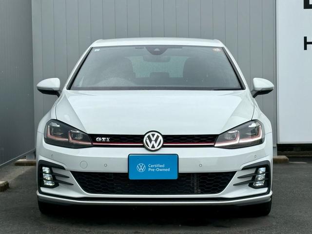 ゴルフGTI ダイナミック アダプティブシャシーコントロールDCC LEDヘッドライト デジタルメーター ACC レーンアシスト 後方死角検知機能 障害物センサー App-Connect パドルシフト ETC 認定中古車保証付(6枚目)