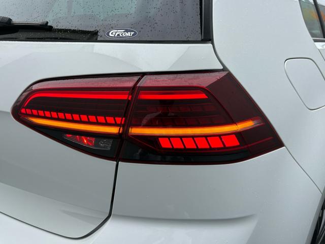 ゴルフGTI ダイナミック アダプティブシャシーコントロールDCC LEDヘッドライト デジタルメーター ACC レーンアシスト 後方死角検知機能 障害物センサー App-Connect パドルシフト ETC 認定中古車保証付(13枚目)