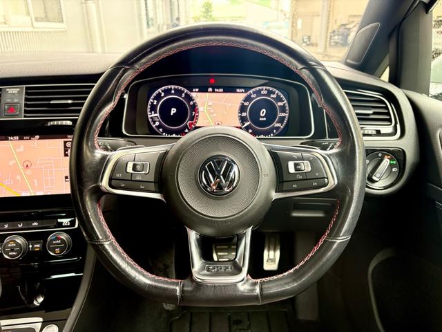 ゴルフGTI ダイナミック アダプティブシャシーコントロールDCC LEDヘッドライト デジタルメーター ACC レーンアシスト 後方死角検知機能 障害物センサー App-Connect パドルシフト ETC 認定中古車保証付(22枚目)