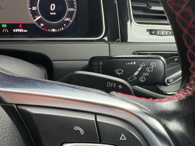 ゴルフGTI ダイナミック アダプティブシャシーコントロールDCC LEDヘッドライト デジタルメーター ACC レーンアシスト 後方死角検知機能 障害物センサー App-Connect パドルシフト ETC 認定中古車保証付(26枚目)