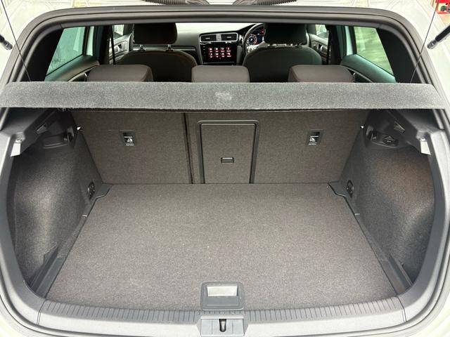 ゴルフGTI ダイナミック アダプティブシャシーコントロールDCC LEDヘッドライト デジタルメーター ACC レーンアシスト 後方死角検知機能 障害物センサー App-Connect パドルシフト ETC 認定中古車保証付(44枚目)