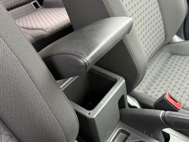 T-クロス TSI アクティブ デジタルメーター ACC トラベルアシスト 後方死角検知機能 バックカメラ 障害物センサー AppConnect ワイヤレスチャージ LEDヘッドライト ETC リヤトラフィックアラート 禁煙(38枚目)