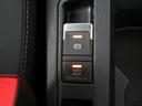 電子式パーキングブレーキ搭載です。解除は発進時、自動で行いますので長時間の運転でも脚の疲れを軽減してくれます。