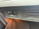 グローボックス内にETC車載器、CD/DVDが設置されています。