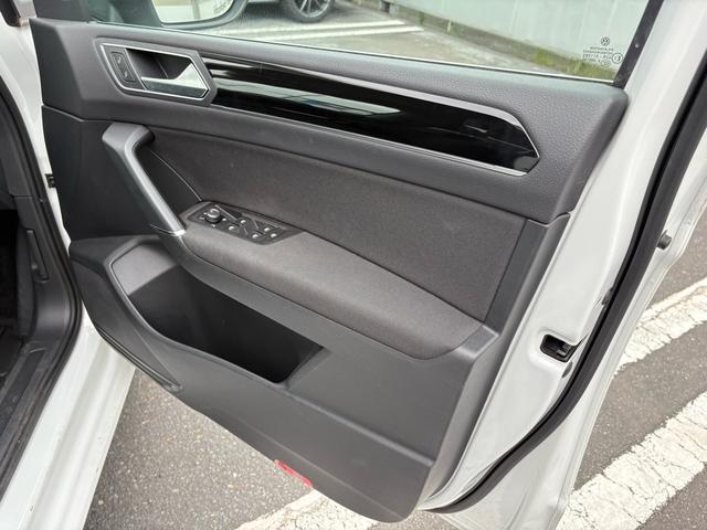 ゴルフトゥーラン ＴＳＩ　ハイライン　ＬＥＤヘッドライト　シートヒーター　アダプティブクルーズコントロール　レーンアシスト　サイドアシスト　パーキングセンサー　パワーテールゲート　Ａｐｐ－Ｃｏｎｎｅｃｔ　３列シート７人乗り　認定中古車（17枚目）