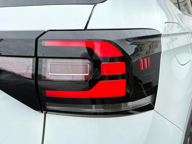 T-クロス TSI 1stプラス オレンジパッケージ デジタルメーター アダプティブクルーズコントロールACC LEDヘッドライト レーンアシスト 後方死角検知機能 障害物センサー AppConnect ワイヤレスチャージ 認定保証付(16枚目)