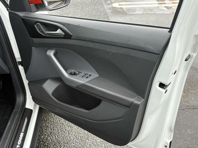 T-クロス TSI 1stプラス オレンジパッケージ デジタルメーター アダプティブクルーズコントロールACC LEDヘッドライト レーンアシスト 後方死角検知機能 障害物センサー AppConnect ワイヤレスチャージ 認定保証付(20枚目)