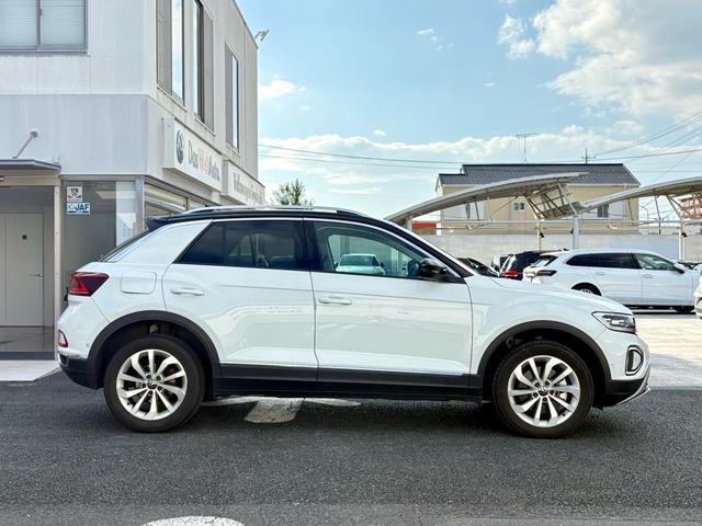 Ｔ－ロック ＴＤＩ　スタイル　ＩＱ．ＬＩＧＨＴ　ディーゼルターボ　ＡＣＣ　トラベルアシスト　デジタルメーター　Ａｐｐ－Ｃｏｎｎｅｃｔ　電動リヤゲート　ブラインドスポット　バックカメラ　障害物センサー　ブラックルーフ　認定保証付き（8枚目）