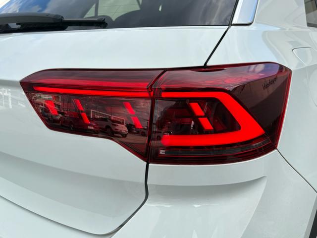 Ｔ－ロック ＴＤＩ　スタイル　ＩＱ．ＬＩＧＨＴ　ディーゼルターボ　ＡＣＣ　トラベルアシスト　デジタルメーター　Ａｐｐ－Ｃｏｎｎｅｃｔ　電動リヤゲート　ブラインドスポット　バックカメラ　障害物センサー　ブラックルーフ　認定保証付き（14枚目）