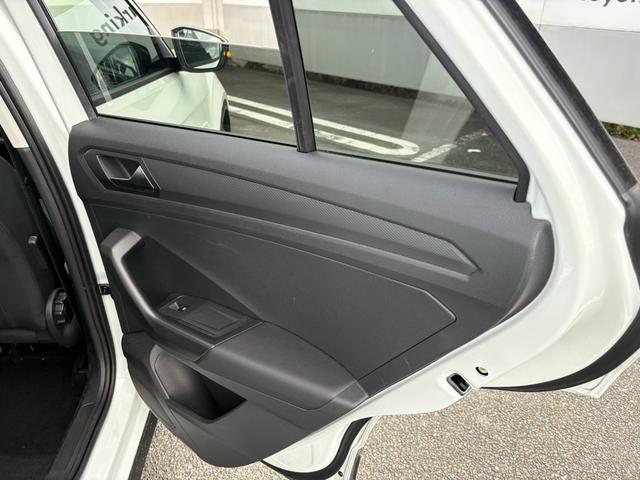 Ｔ－ロック ＴＤＩ　スタイル　ＩＱ．ＬＩＧＨＴ　ディーゼルターボ　ＡＣＣ　トラベルアシスト　デジタルメーター　Ａｐｐ－Ｃｏｎｎｅｃｔ　電動リヤゲート　ブラインドスポット　バックカメラ　障害物センサー　ブラックルーフ　認定保証付き（21枚目）