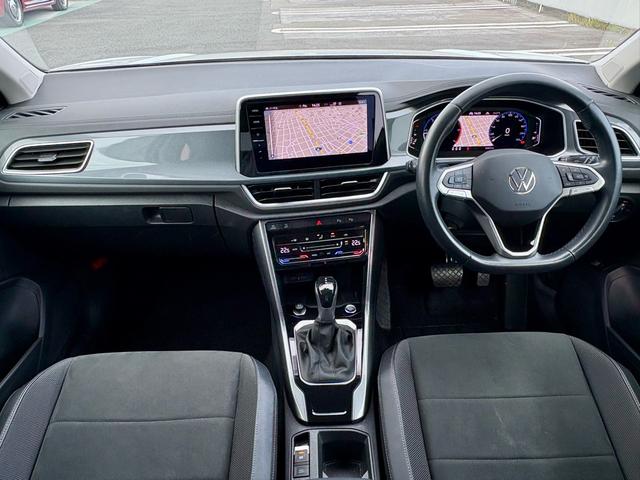 Ｔ－ロック ＴＤＩ　スタイル　ＩＱ．ＬＩＧＨＴ　ディーゼルターボ　ＡＣＣ　トラベルアシスト　デジタルメーター　Ａｐｐ－Ｃｏｎｎｅｃｔ　電動リヤゲート　ブラインドスポット　バックカメラ　障害物センサー　ブラックルーフ　認定保証付き（22枚目）