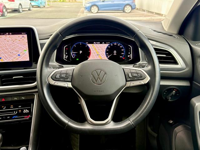 Ｔ－ロック ＴＤＩ　スタイル　ＩＱ．ＬＩＧＨＴ　ディーゼルターボ　ＡＣＣ　トラベルアシスト　デジタルメーター　Ａｐｐ－Ｃｏｎｎｅｃｔ　電動リヤゲート　ブラインドスポット　バックカメラ　障害物センサー　ブラックルーフ　認定保証付き（23枚目）