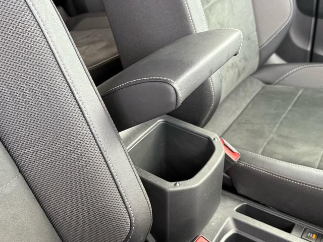 Ｔ－ロック ＴＤＩ　スタイル　ＩＱ．ＬＩＧＨＴ　ディーゼルターボ　ＡＣＣ　トラベルアシスト　デジタルメーター　Ａｐｐ－Ｃｏｎｎｅｃｔ　電動リヤゲート　ブラインドスポット　バックカメラ　障害物センサー　ブラックルーフ　認定保証付き（38枚目）