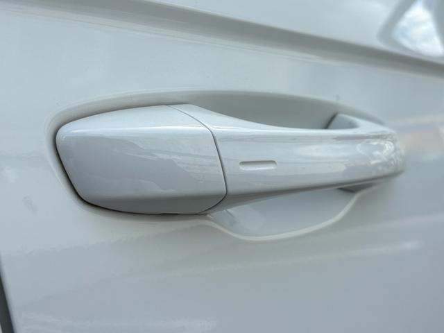 T-ロック TDI 4モーション スタイル 登録済未使用車 LEDマトリックスヘッドライト デジタルメーター トラベルアシスト アップコネクト レーンキープ ワイヤレスチャージ 電動リヤゲート 後方死角検知機能 障害物センサー 新車保証継承(20枚目)