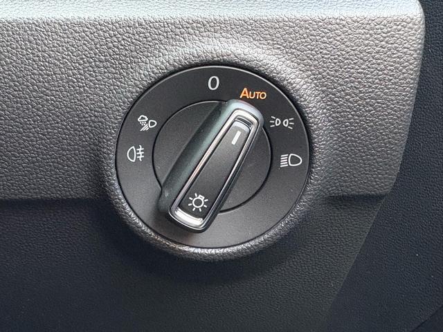 T-ロック TDI 4モーション スタイル 登録済未使用車 LEDマトリックスヘッドライト デジタルメーター トラベルアシスト アップコネクト レーンキープ ワイヤレスチャージ 電動リヤゲート 後方死角検知機能 障害物センサー 新車保証継承(27枚目)