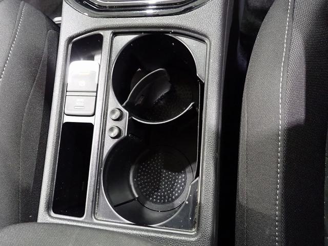 ゴルフトゥーラン TSI ハイライン シートヒーター ACC 電動リヤゲート レーンアシスト 障害物センサー バックカメラ LEDヘッドライト ISOFIX App-Connect ETC USB 3列シート7人乗り 認定中古車保証付き(32枚目)