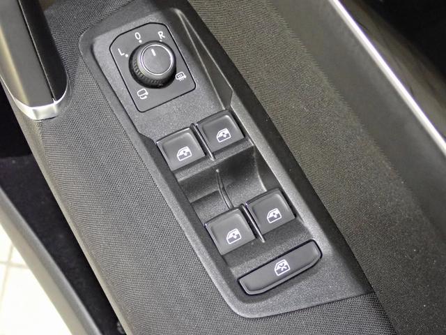 ゴルフトゥーラン TSI ハイライン シートヒーター ACC 電動リヤゲート レーンアシスト 障害物センサー バックカメラ LEDヘッドライト ISOFIX App-Connect ETC USB 3列シート7人乗り 認定中古車保証付き(40枚目)