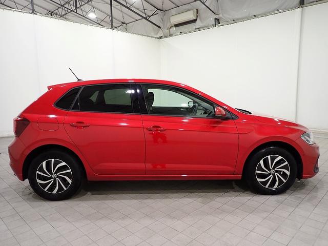 ポロ TSIアクティブ LEDヘッドライト ACC トラベルアシスト ワイヤレスチャージ App-Connect デジタルメーター レーンアシスト バックカメラ 障害物センサー Ready2Discover ETC USB(9枚目)