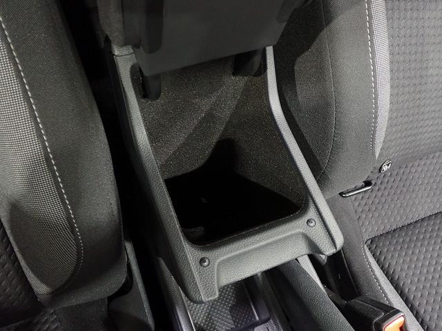 ポロ TSIアクティブ LEDヘッドライト ACC トラベルアシスト ワイヤレスチャージ App-Connect デジタルメーター レーンアシスト バックカメラ 障害物センサー Ready2Discover ETC USB(34枚目)