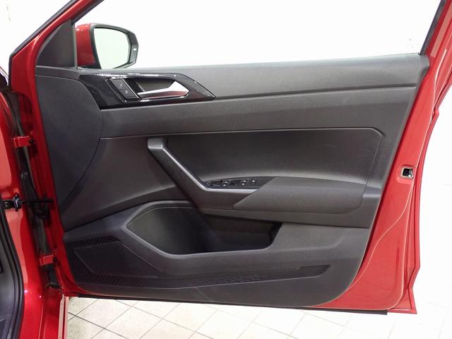 ポロ TSIアクティブ LEDヘッドライト ACC トラベルアシスト ワイヤレスチャージ App-Connect デジタルメーター レーンアシスト バックカメラ 障害物センサー Ready2Discover ETC USB(40枚目)