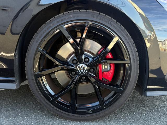 ゴルフＧＴＩ ベースグレード　ＩＱライト　ＡＣＣ　トラベルアシスト　デジタルメーター　ＡｐｐＣｏｎｎｅｃｔ　後方死角検知機能　シートヒーター　ワイヤレスチャージ　障害物センサー　バックカメラ　レーンアシスト　アンビエントライト（5枚目）