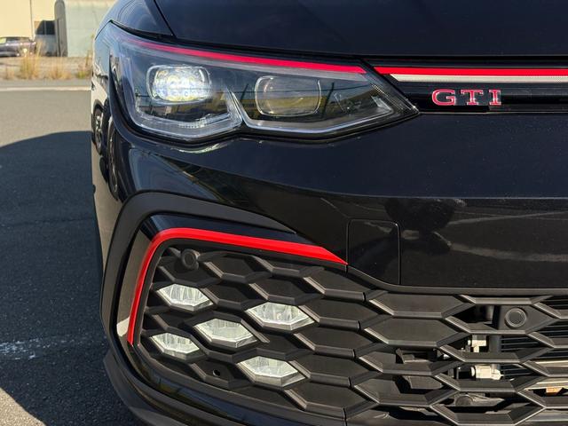 ゴルフＧＴＩ ベースグレード　ＩＱライト　ＡＣＣ　トラベルアシスト　デジタルメーター　ＡｐｐＣｏｎｎｅｃｔ　後方死角検知機能　シートヒーター　ワイヤレスチャージ　障害物センサー　バックカメラ　レーンアシスト　アンビエントライト（6枚目）