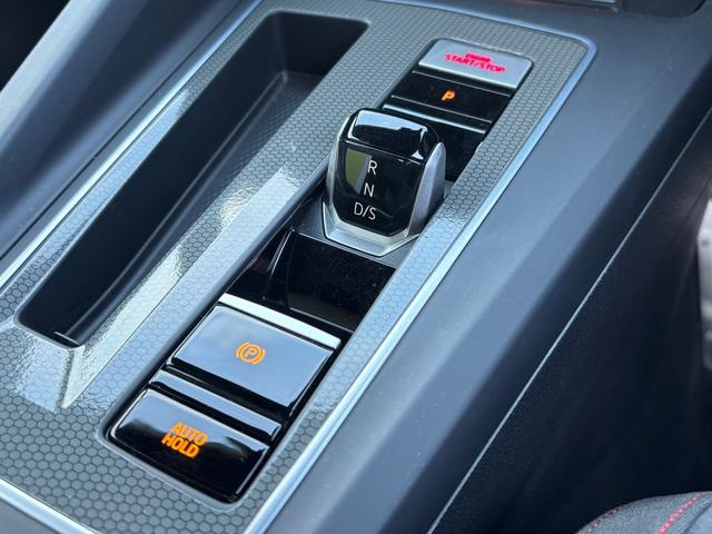 ゴルフＧＴＩ ベースグレード　ＩＱライト　ＡＣＣ　トラベルアシスト　デジタルメーター　ＡｐｐＣｏｎｎｅｃｔ　後方死角検知機能　シートヒーター　ワイヤレスチャージ　障害物センサー　バックカメラ　レーンアシスト　アンビエントライト（37枚目）